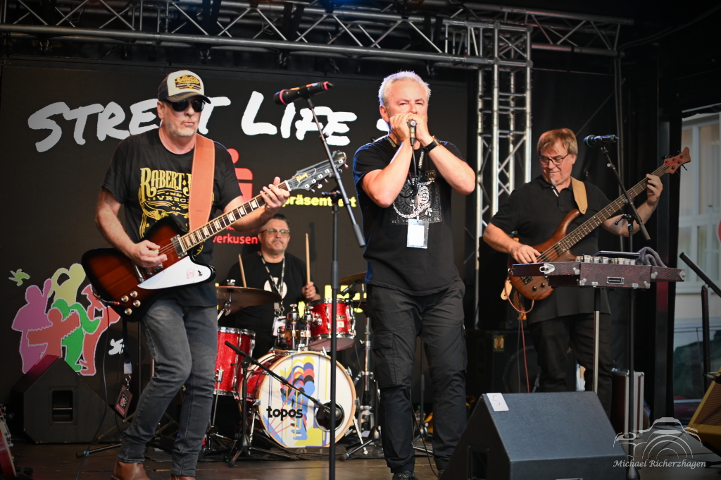 Honey Hush on stage Leverkusen