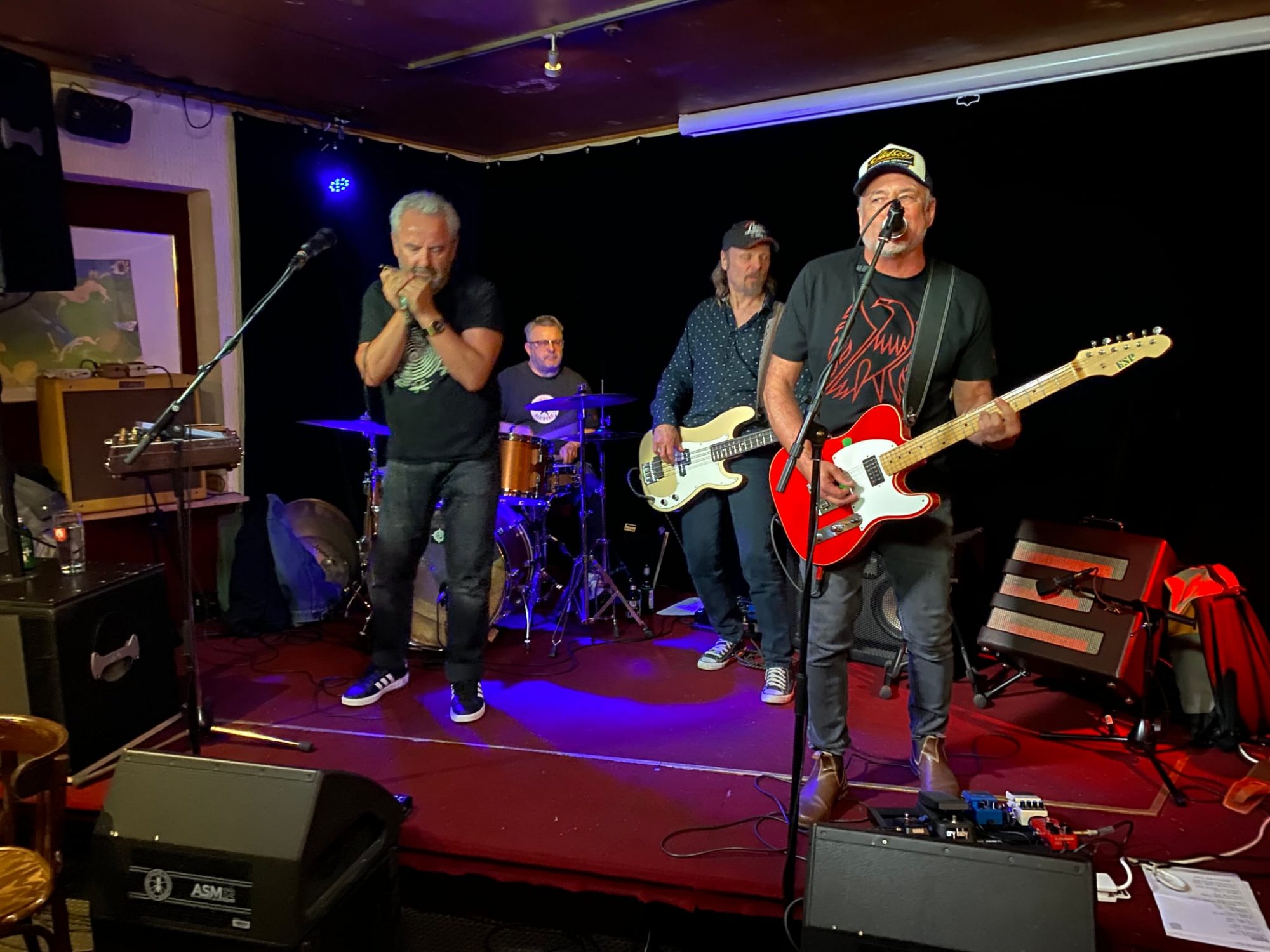 Honey Hush on stage in der Extra Blues Bar