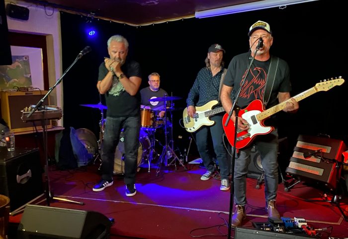 Honey Hush on stage in der Extra Blues Bar