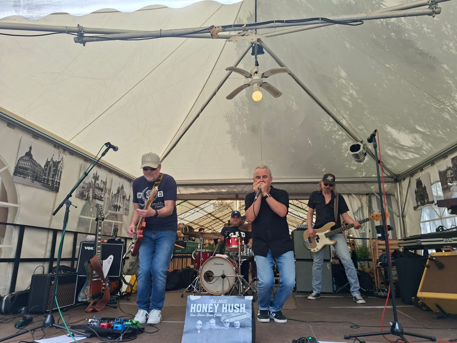 Honey Hush auf dem Flohmarkt Aachener Platz